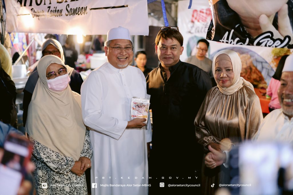 Kunjungan YBhg. Dato’ Haji Mohd Yusri bin Haji Md Daud, Datuk Bandar Alor Setar ke Food Republic @Starwalk Alor Setar