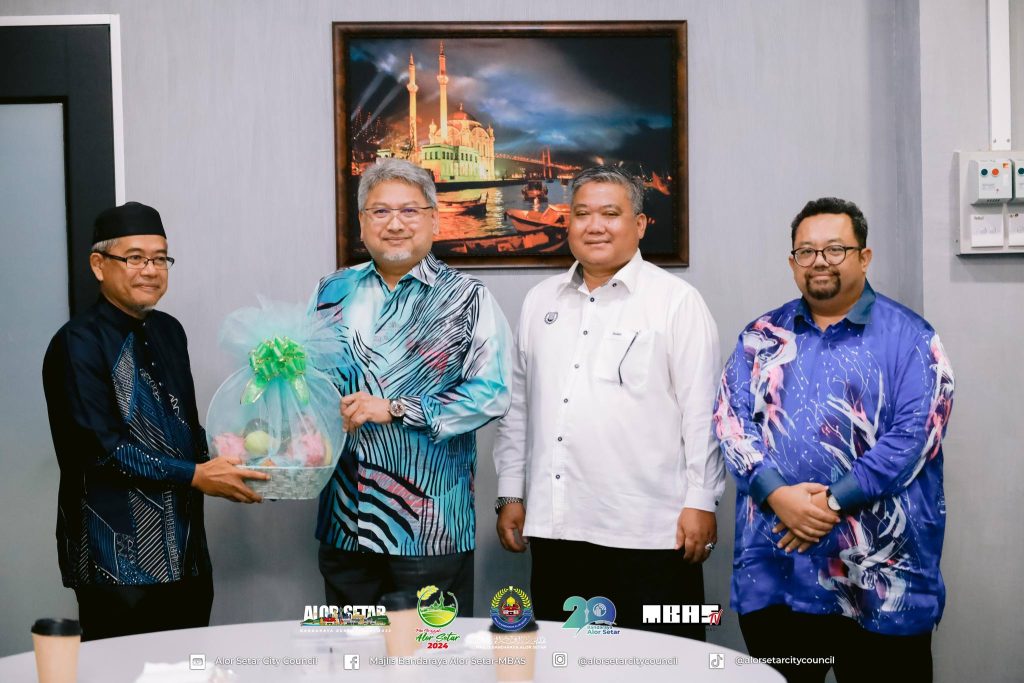 KUNJUNGAN MAHABBAH AHLI PARLIMEN KUALA KEDAH KE ATAS DATUK BANDAR ALOR SETAR