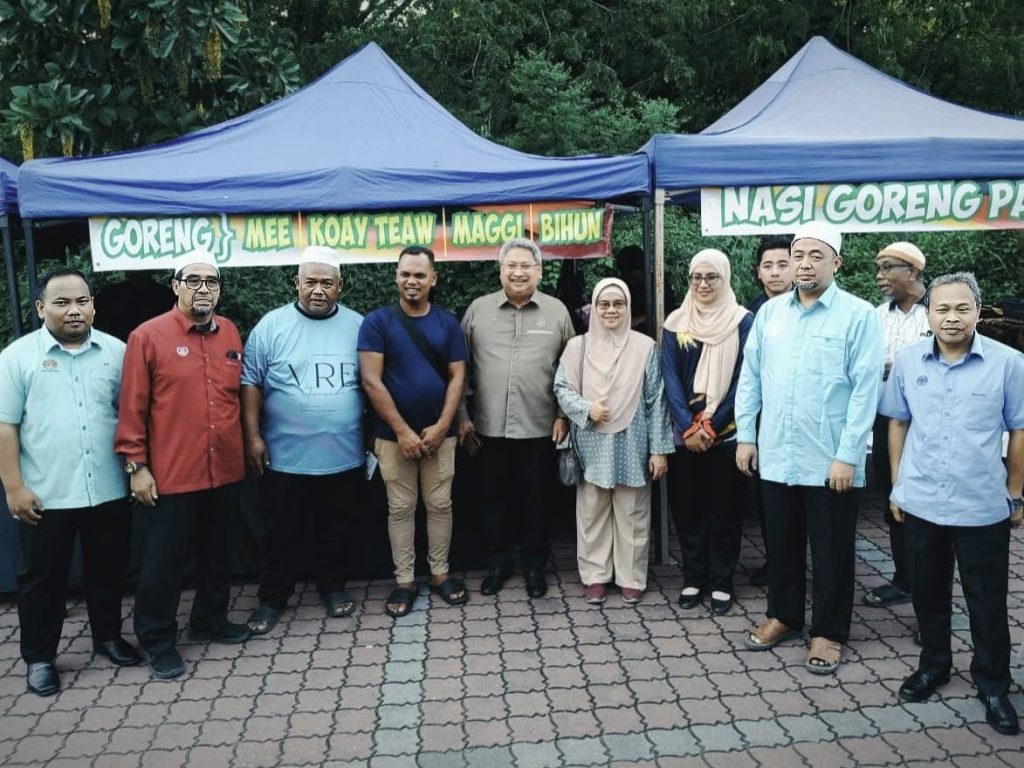 KUNJUNGAN DATUK BANDAR ALOR SETAR KE PASAR MALAM POKOK SENA “SENAYAN NIGHT MARKET”.