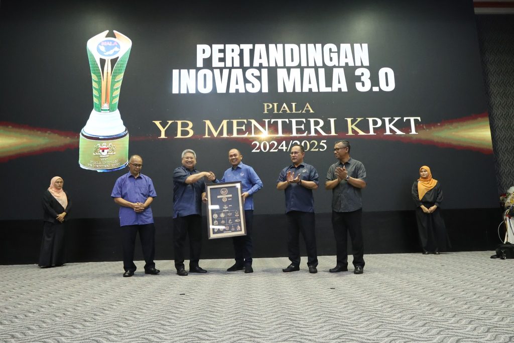 MAJLIS PERASMIAN DAN MAKAN MALAM SEMPENA PERTANDINGAN INOVASI MALA 3.0 PIALA YB MENTERI KPKT TAHUN 2024-2025