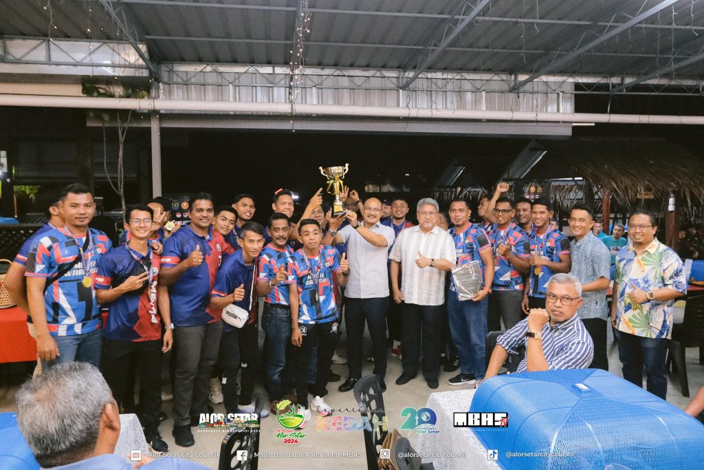 MAJLIS BANDARAYA MELAKA BERSEJARAH (MBMB) JUARA PERLAWANAN PERSAHABATAN ANTARABANGSA BOLA SEPAK 9 SEBELAH PIHAK BERKUASA TEMPATAN.