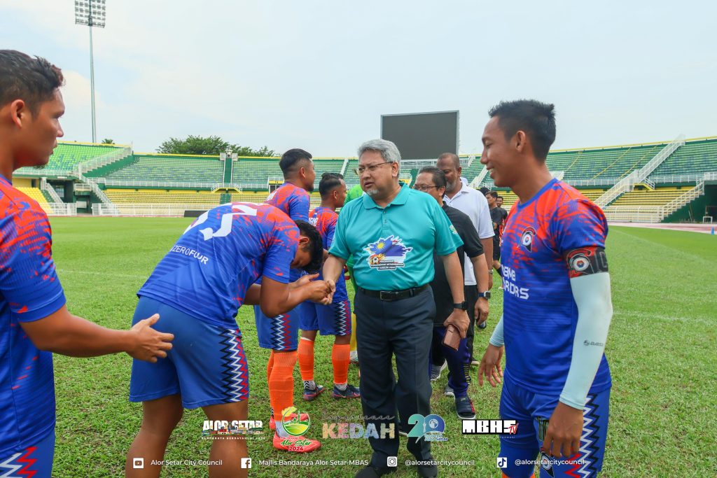 PERLAWANAN PERSAHABATAN ANTARABANGSA BOLA SEPAK 9 SEBELAH PIHAK BERKUASA TEMPATAN.