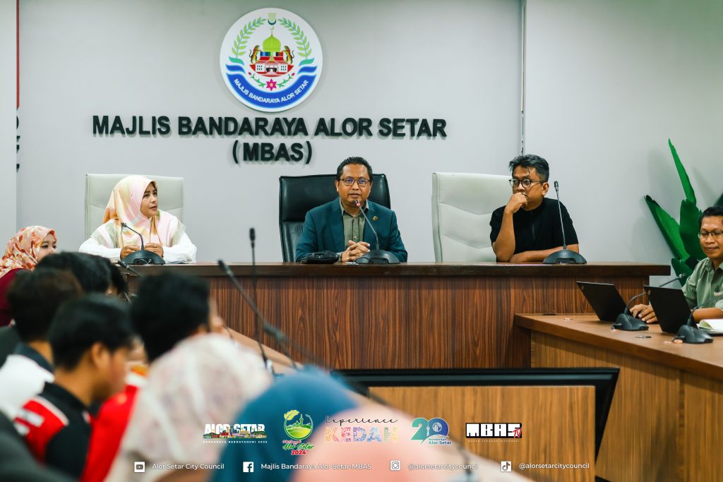 LAWATAN AKADEMIK UNIVERSITI TEKNOLOGI MARA CAWANGAN PERAK KE BANDARAYA ALOR SETAR SERTA PROJEK PENGAJARAN KOLABORATIF BERSAMA MAJLIS BANDARAYA ALOR SETAR