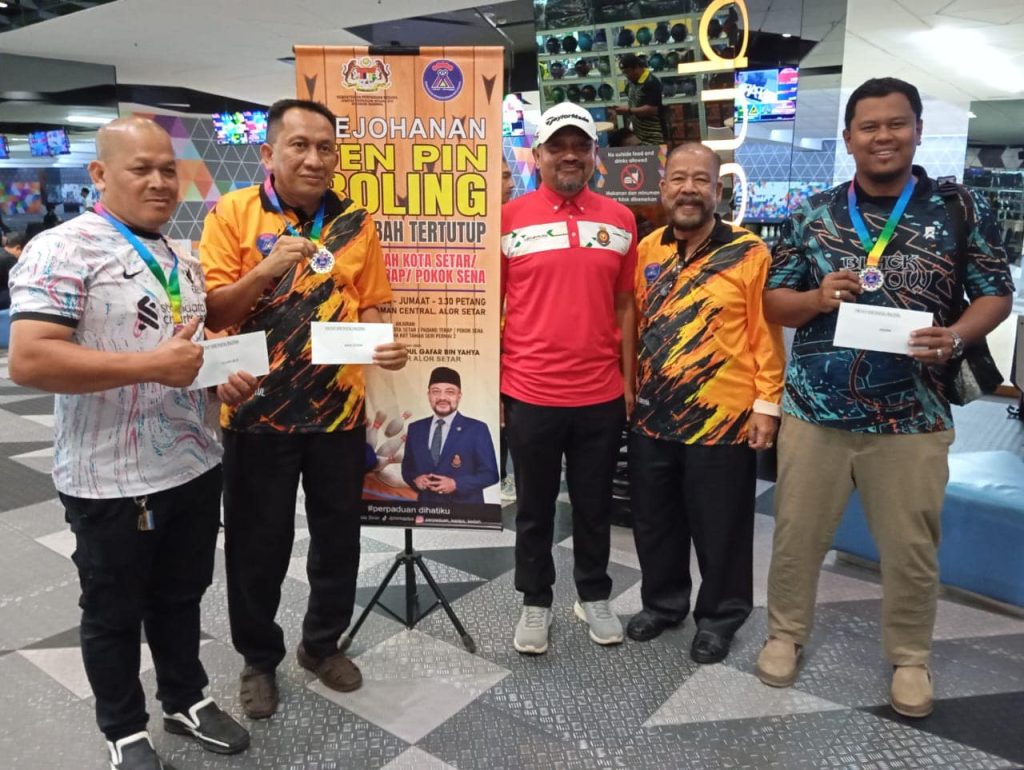 DATUK BANDAR ALOR SETAR HADIR MERASMIKAN KEJOHANAN TEN PIN BOLING MUHIBBAH TERTUTUP KRT DAERAH KOTA SETAR/PADANG TERAP/POKOK SENA