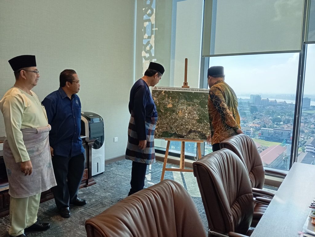 KUNJUNGAN HORMAT DATUK BANDAR ALOR SETAR KE ATAS DATUK BANDAR JOHOR BAHRU
