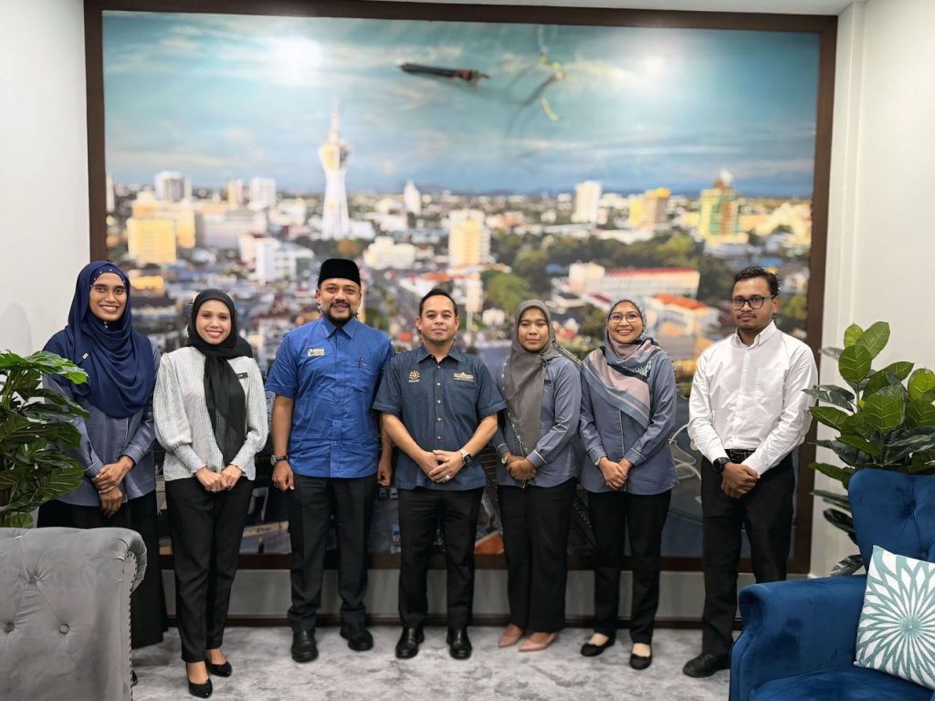 KUNJUNGAN HORMAT PENGARAH MAHKAMAH NEGERI KEDAH KE ATAS DATUK BANDAR ALOR SETAR