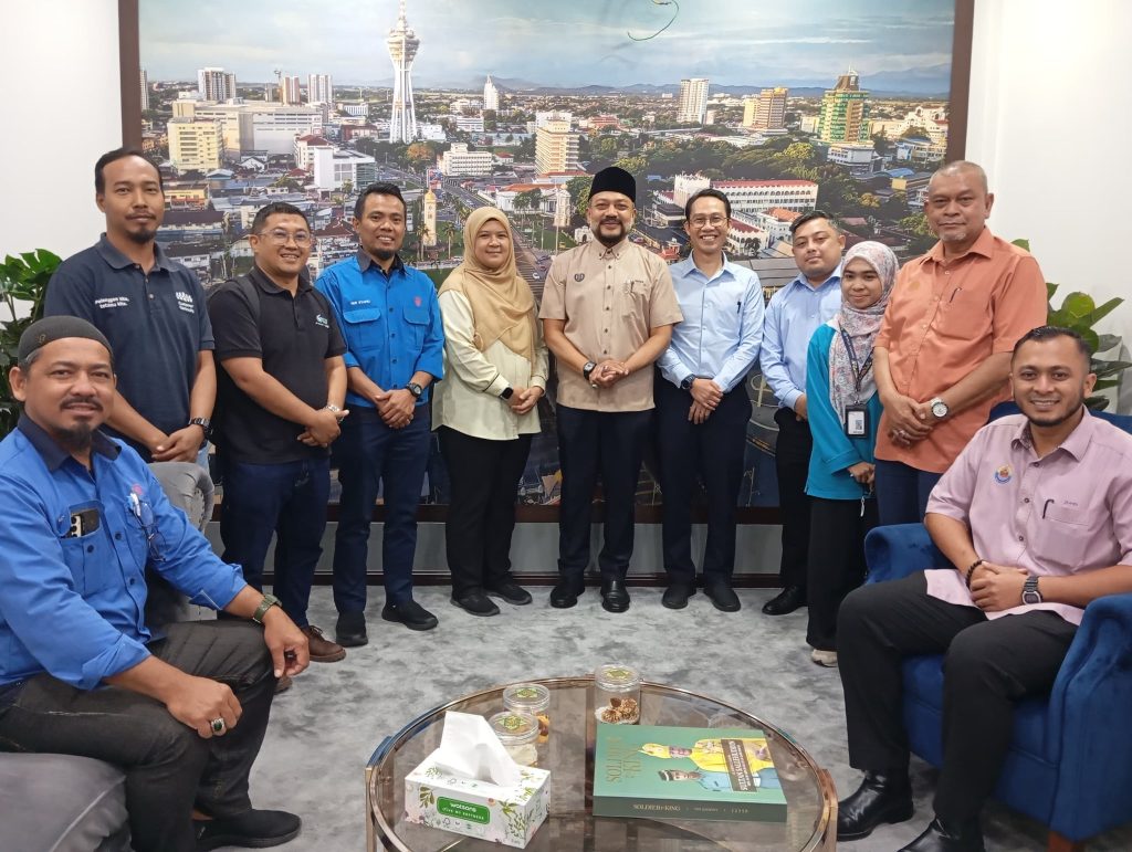 MESYUARAT KECERIAAN PERLAMPUAN DI BANDAR RAYA ALOR SETAR SEMPENA ULANG TAHUN HARI KEPUTERAAN KEBAWAH DULI YANG MAHA MULIA TUANKU SULTAN KEDAH