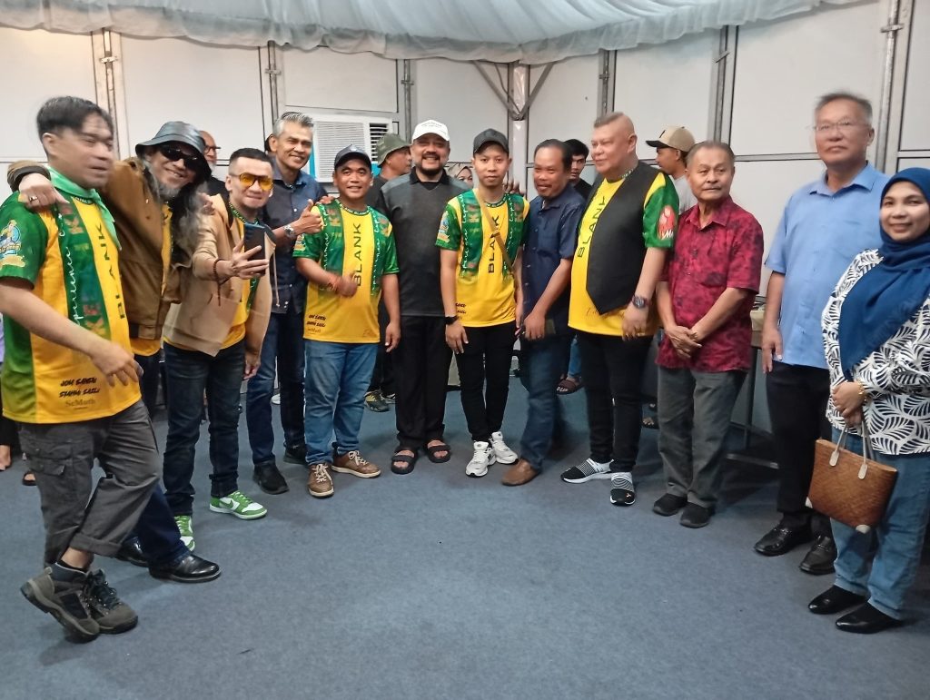DATUK BANDAR ALOR SETAR HADIR MERASMIKAN KARNIVAL JOM SANTAI X SYAHMI SYAZLI DI PERKARANGAN STADIUM DARUL AMAN.
