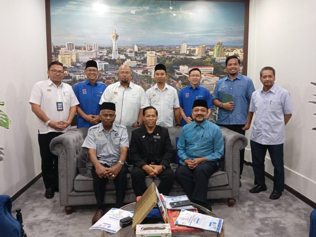 KUNJUNGAN HORMAT JABATAN PENDIDIKAN NEGERI KEDAH KE ATAS DATUK BANDAR ALOR SETAR