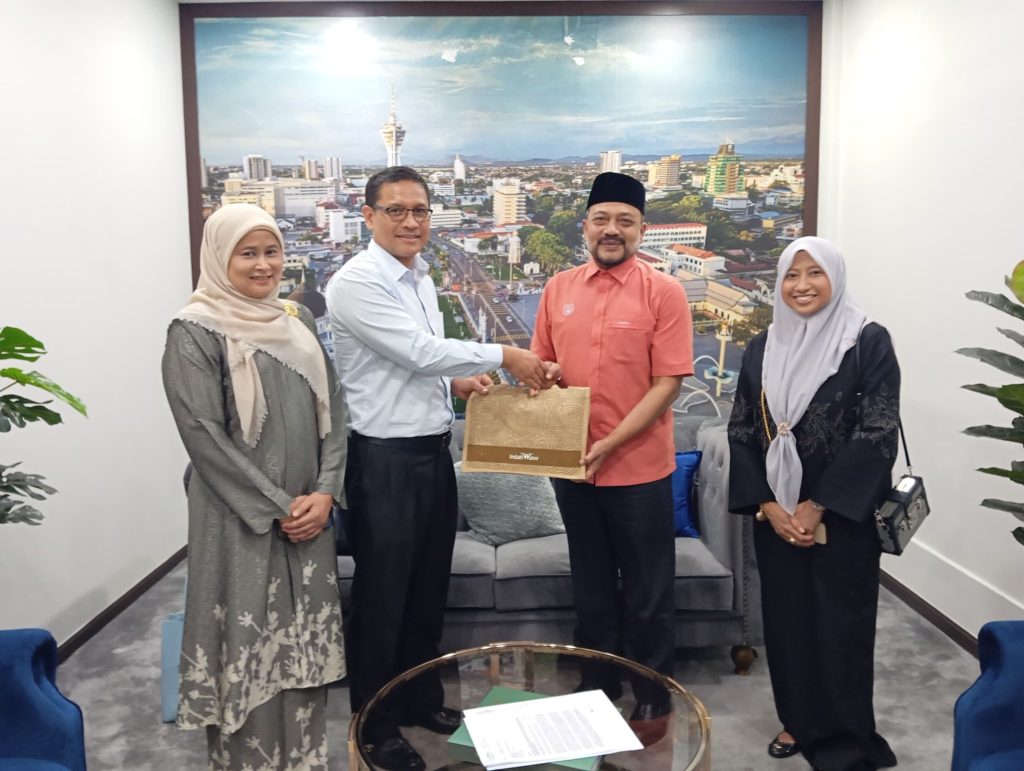 KUNJUNGAN HORMAT INDAH WATER KONSORTIUM SDN. BHD. KE ATAS DATUK BANDAR ALOR SETAR