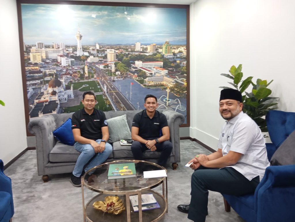 KUNJUNGAN HORMAT WAKIL PETRON KE ATAS DATUK BANDAR ALOR SETAR