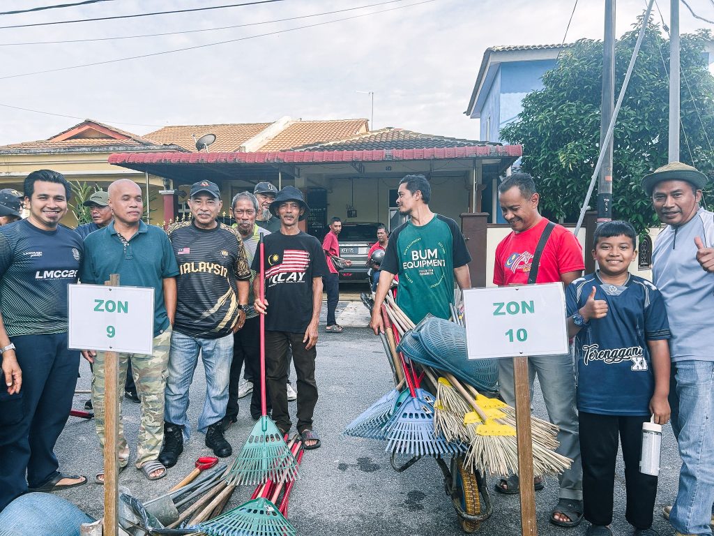 GOTONG-ROYONG PERDANA DI TAMAN DESA ILMU, POKOK SENA : KAWASAN BERSIH DAN CERIA HASIL KERJASAMA PADU PENDUDUK TAMAN DAN MBAS