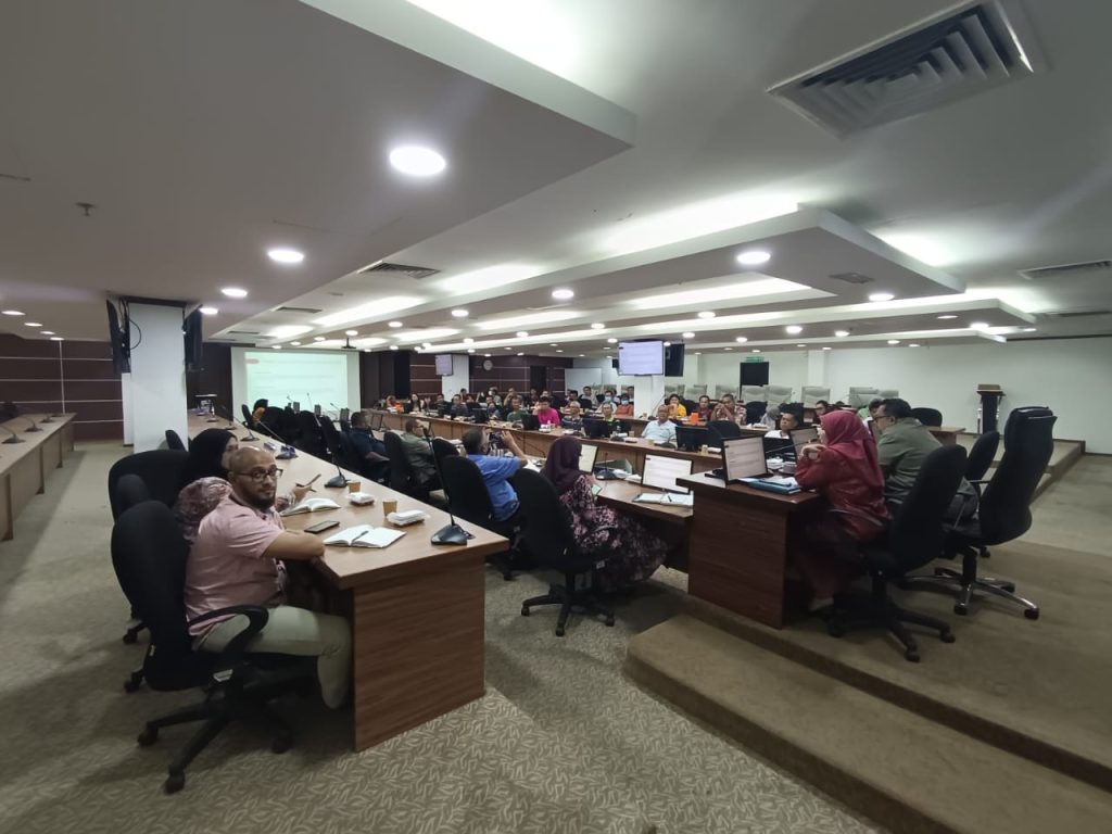 PENYUSUNAN SEMULA PENJAJA JALAN PINTU 10