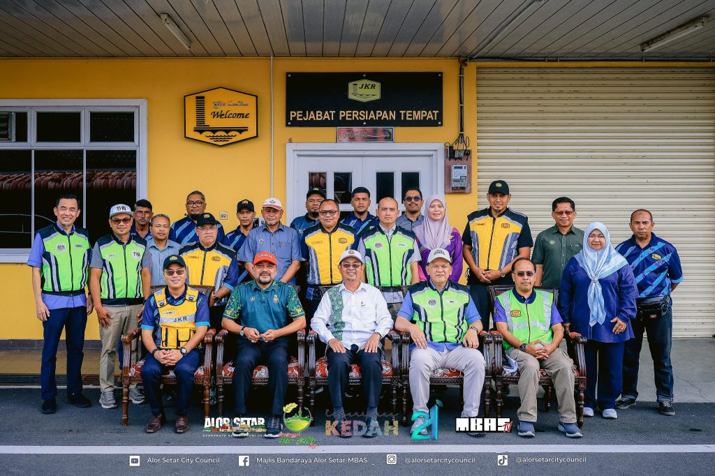LAWATAN KERJA KETUA SETIAUSAHA KEMENTERIAN KERJA RAYA MALAYSIA KE JALAN-JALAN PERSEKUTUAN DI ALOR SETAR