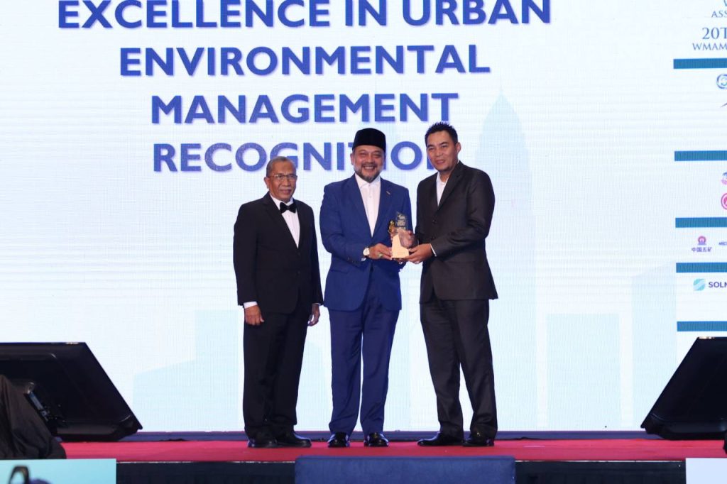 MBAS TERIMA ANUGERAH KHAS “EXCELLENCE IN URBAN ENVIRONMENTAL MANAGEMENT RECOGNITION” DI 20TH ANNIVERSARY WMAM ANNUAL CONFERENCE 2025
