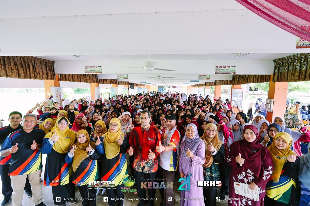 400 PESERTA JAYAKAN PROGRAM BULAN MALAYSIA SIHAT SEJAHTERA HEPILI PERINGKAT DAERAH KOTA SETAR