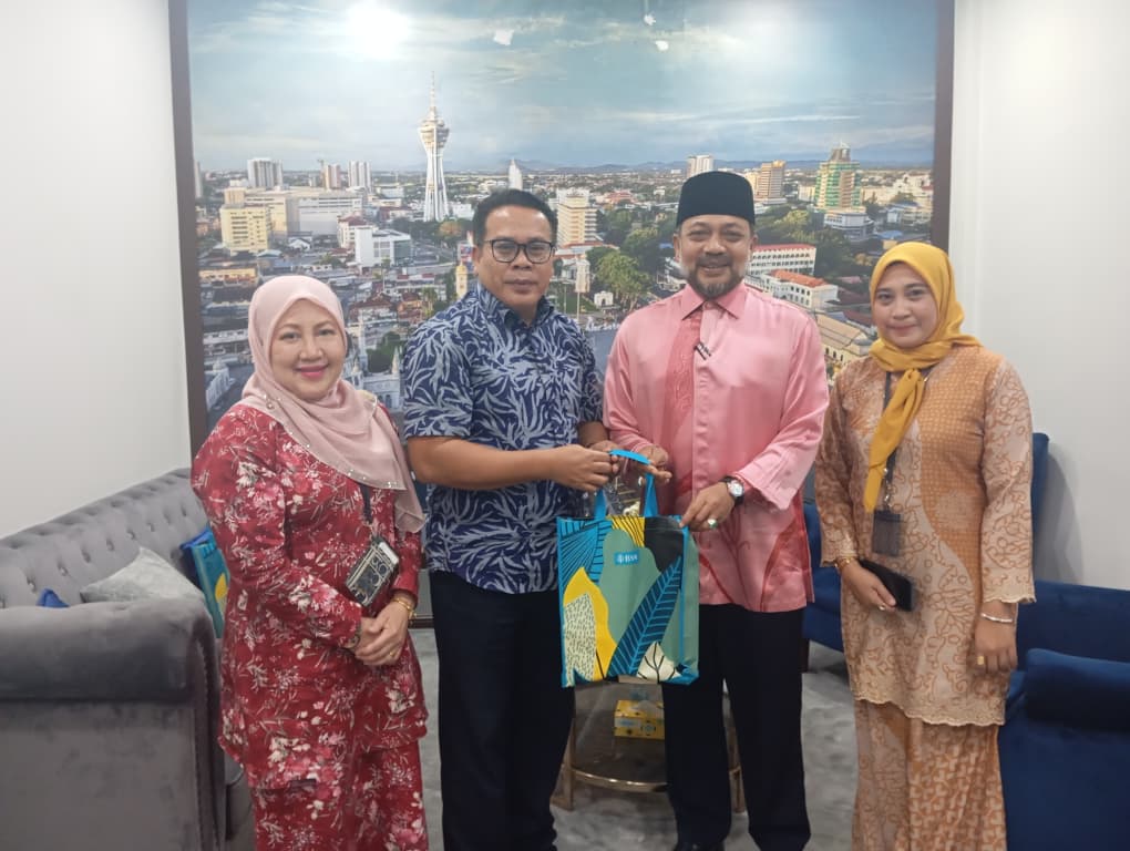 KUNJUNGAN HORMAT BANK SIMPANAN NASIONAL (BSN) KE ATAS DATUK BANDAR ALOR SETAR