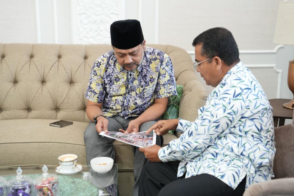 KUNJUNGAN HORMAT DATUK BANDAR ALOR SETAR KE ATAS KETUA PEGAWAI EKSEKUTIF LEMBAGA ZAKAT NEGERI KEDAH (LZNK)