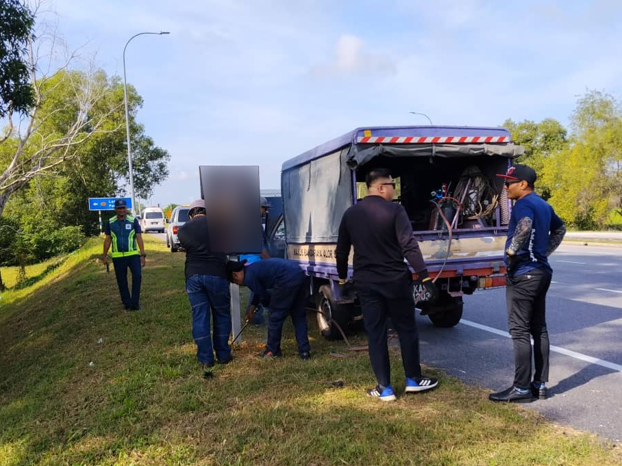 MBAS LAKSANA OPERASI BERSEPADU ROBOH PAPAN IKLAN TIDAK BERLESEN