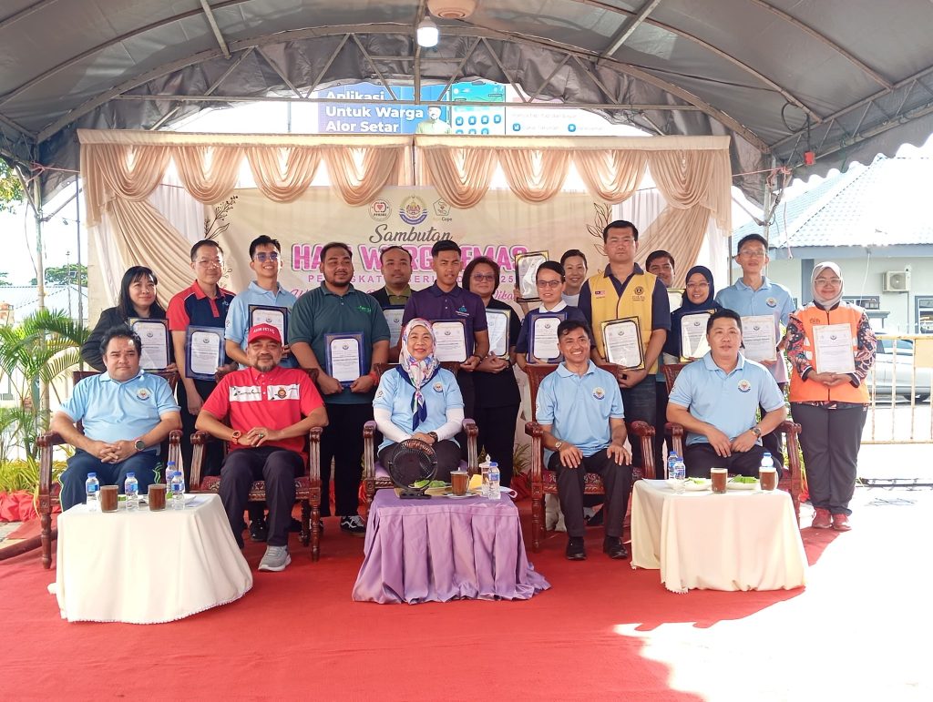 WARGA EMAS KEDAH DIRAIKAN DALAM SUASANA MERIAH SEMPENA PROGRAM HARI WARGA EMAS PERINGKAT NEGERI KEDAH 2025