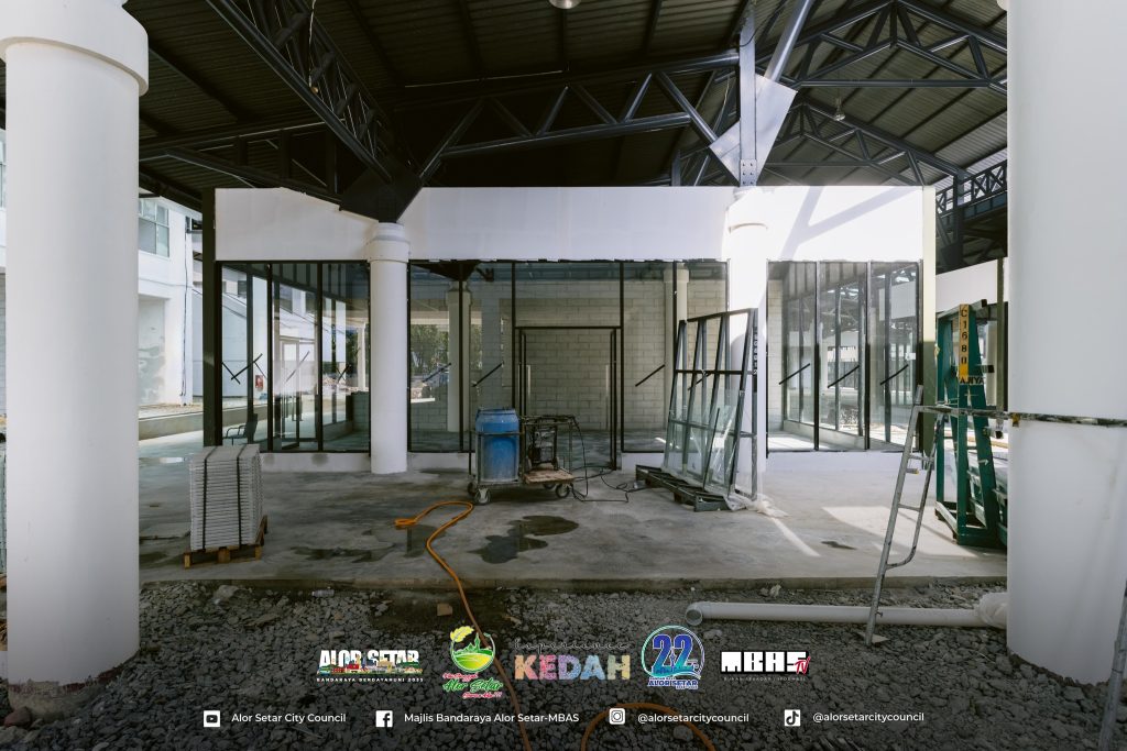 LAWATAN KERJA TINJAU KERJA-KERJA MENAIK TARAF BAGI FASA 2 TERMINAL BAS SHAHAB PERDANA