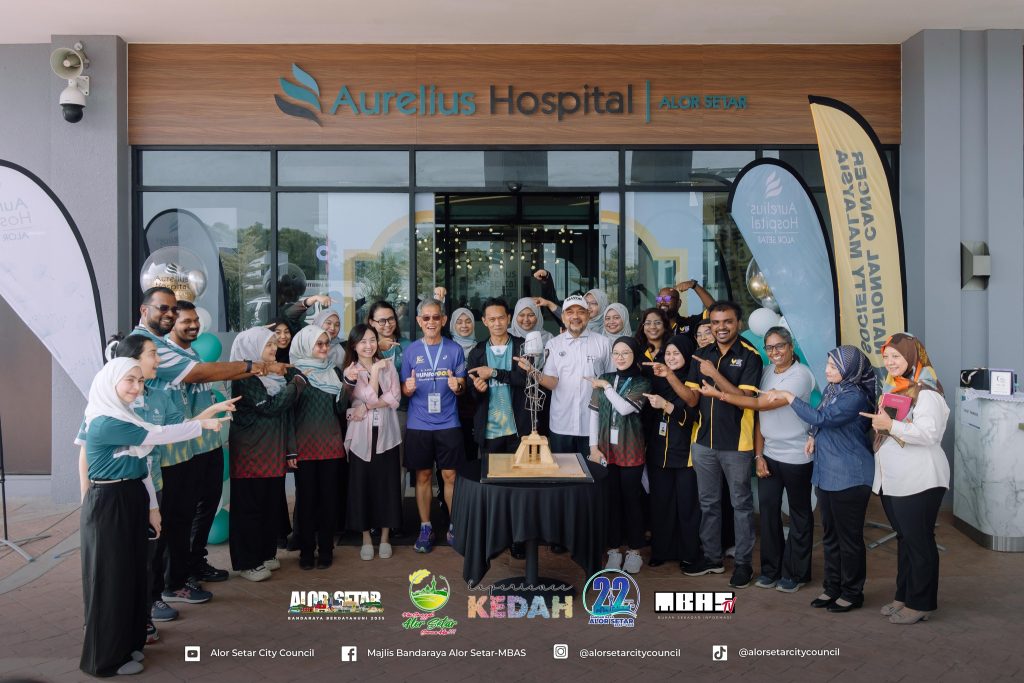 SUNTIKAN INSPIRASI, WARGA EMAS 66 TAHUN BERLARI 2,200KM MERENTAS SEMENANJUNG DEMI TABUNG KANSER