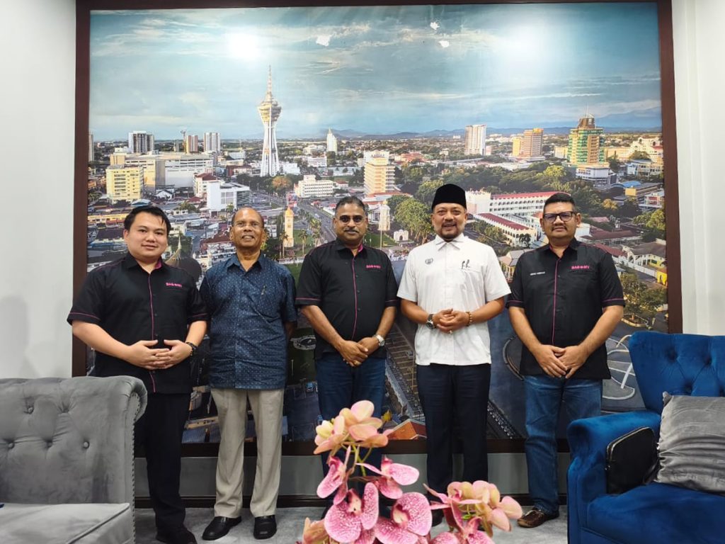 KUNJUNGAN HORMAT PIHAK PENGURUSAN BAS.MY KOTA SETAR KE ATAS DATUK BANDAR ALOR SETAR