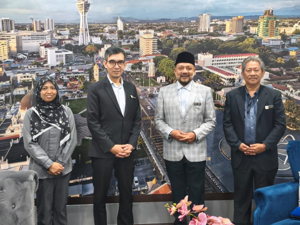 KUNJUNGAN HORMAT PENGARAH JKKP NEGERI KEDAH KE ATAS DATUK BANDAR ALOR SETAR