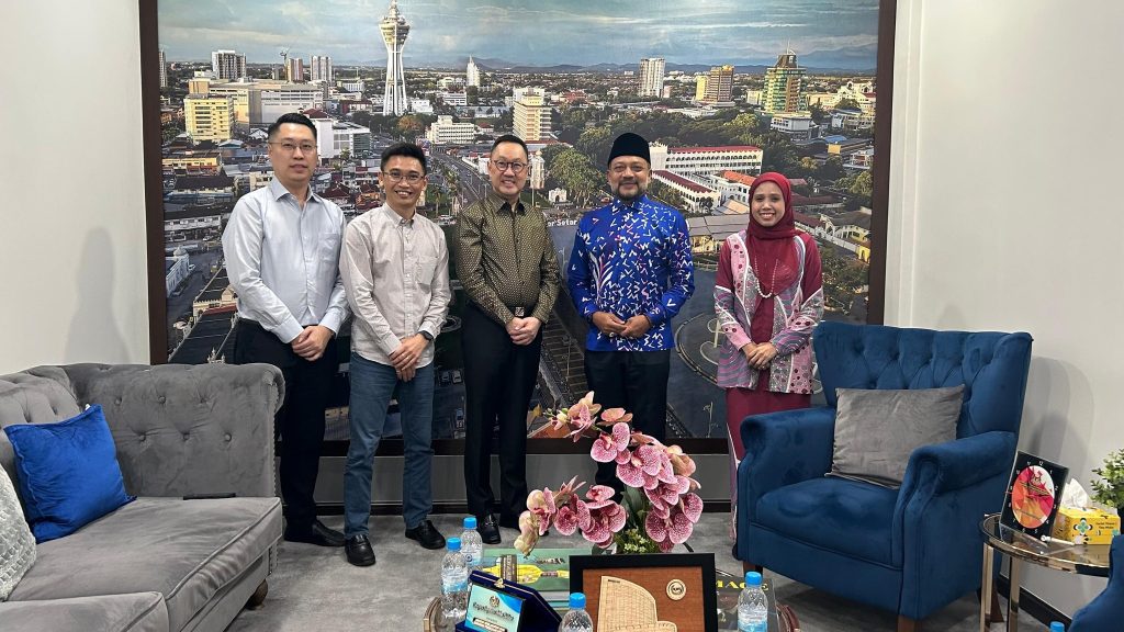 KUNJUNGAN HORMAT PIHAK PENGURUSAN AMAN CENTRAL KE ATAS DATUK BANDAR ALOR SETAR