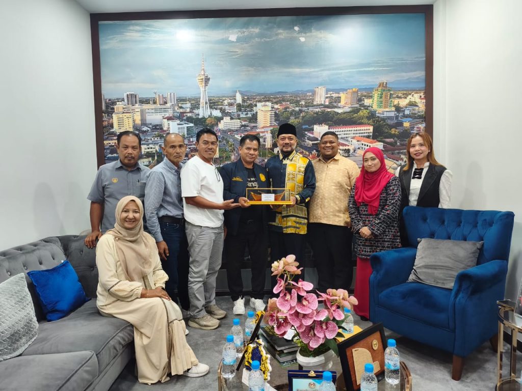 KUNJUNGAN HORMAT DELEGASI TAO CHALUNG, THAILAND KE ATAS DATUK BANDAR ALOR SETAR