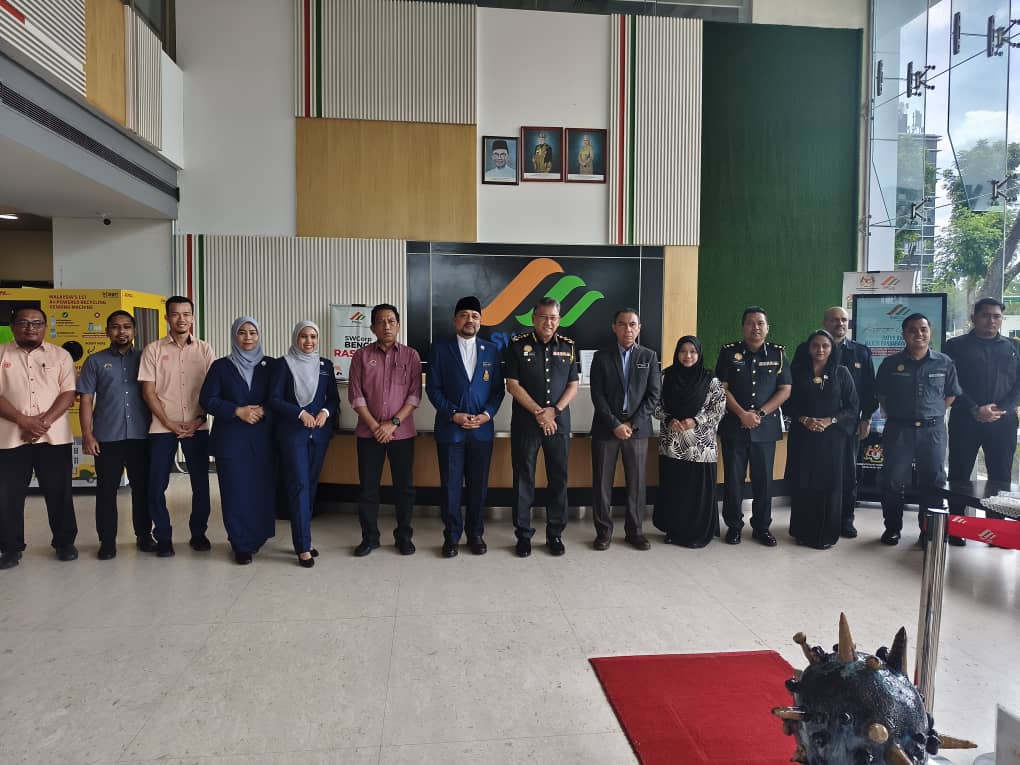 KUNJUNG HORMAT DATUK BANDAR ALOR SETAR KE ATAS KETUA PEGAWAI EKSEKUTIF PERBADANAN PENGURUSAN SISA PEPEJAL DAN PEMBERSIHAN AWAM (SWCORP) MALAYSIA