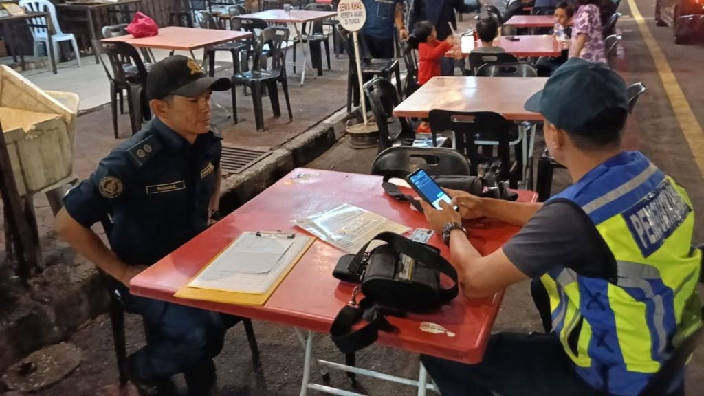 OPERASI PERMIT KERUSI/MEJA (OPS KERUSI MEJA) DI TEMPAT AWAM | PENEMPATAN KERUSI DAN MEJA DI LUAR PREMIS ATAU TEMPAT AWAM WAJIB DAPATKAN PERMIT PBT