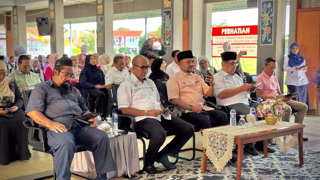 DATUK BANDAR ALOR SETAR RASMI TANDAS BERTARAF LIMA BINTANG SK TAMAN RAKYAT SEMPENA TOTYA 2026 PERINGKAT MBAS