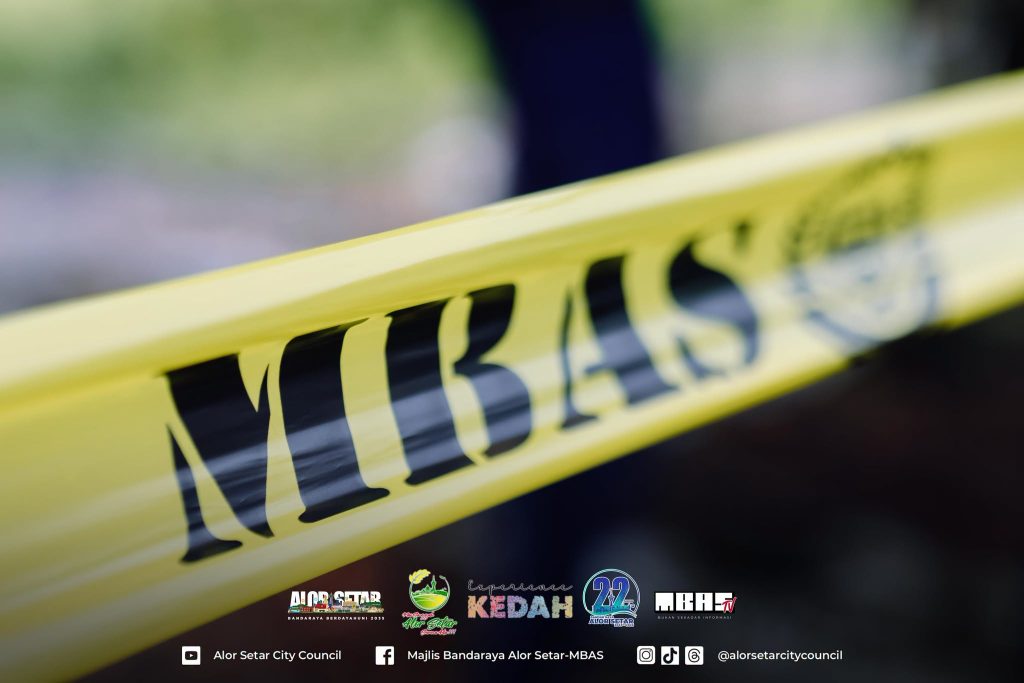 MBAS LAKSANA OPERASI PENGUATKUASAAN MEROBOH STRUKTUR BINAAN DI TAPAK PENJAJA TAMAN PELANGI BAGI TUJUAN PELAKSANAAN PENYUSUNAN SEMULA PENJAJA KAWASAN TERSEBUT