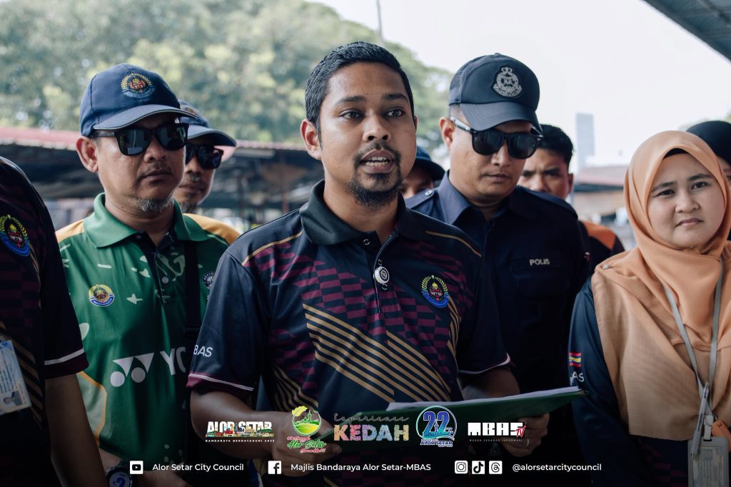 PENYUSUNAN SEMULA PENJAJA SIMPANG EMPAT, BINAAN TANPA KEBENARAN DIARAH DIROBOHKAN